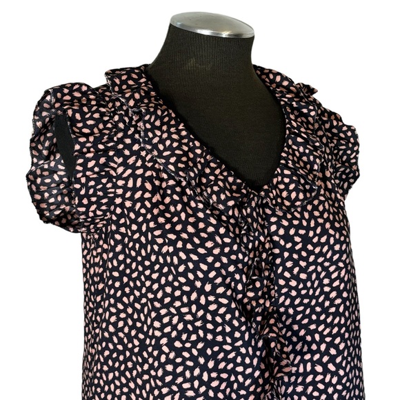 SOLD - Ann Taylor – Petite Ruffled V-Neck Pullover Top – Petite Small - Picture 4 of 10